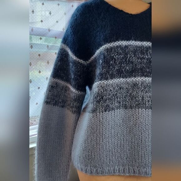 Beautiful Knit Sweater Handmade Knit NORDSTROM Size see measurements - Picture 7 of 13